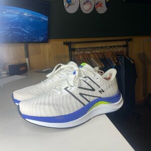New Balance FuelCell Propel v4 running shoes men’s 10 D
